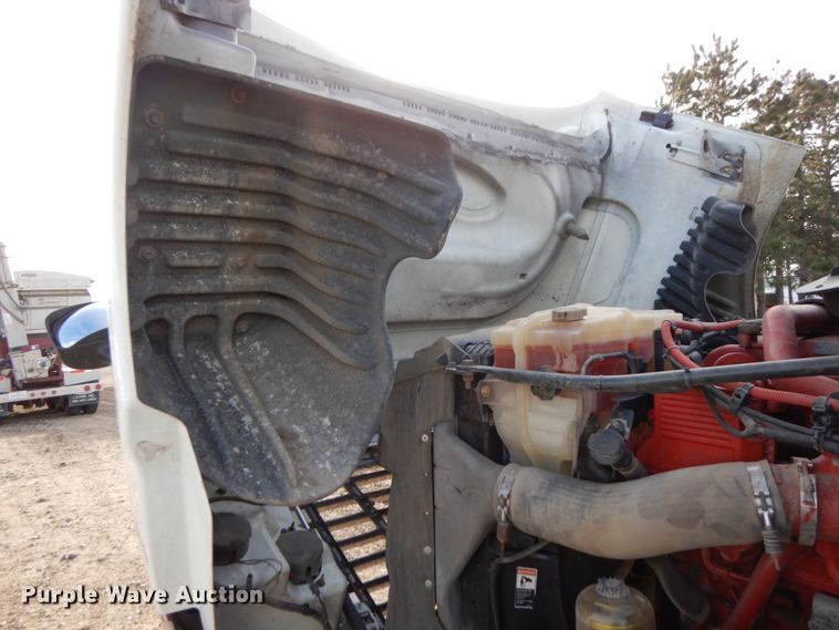 image for item DJ5818 2012 Freightliner Cascadia 125  semi truck