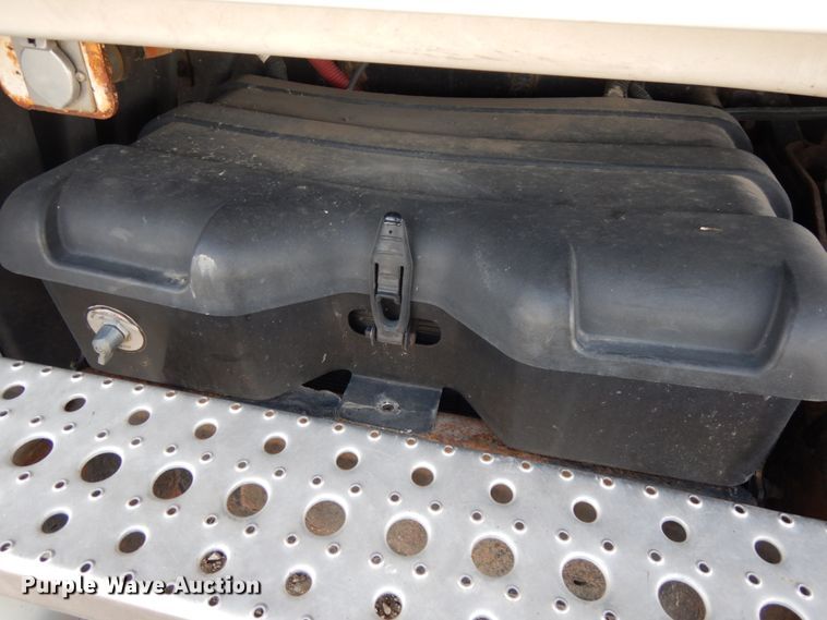 image for item DJ5818 2012 Freightliner Cascadia 125  semi truck