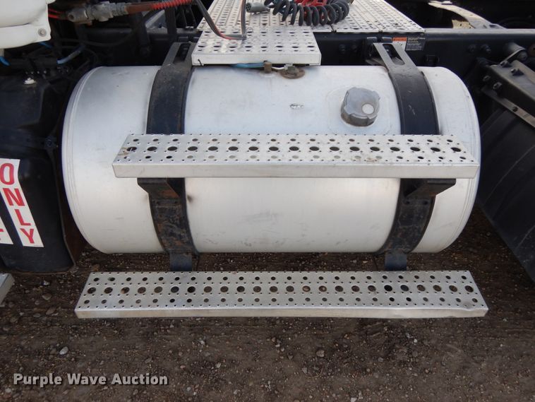 image for item DJ5818 2012 Freightliner Cascadia 125  semi truck