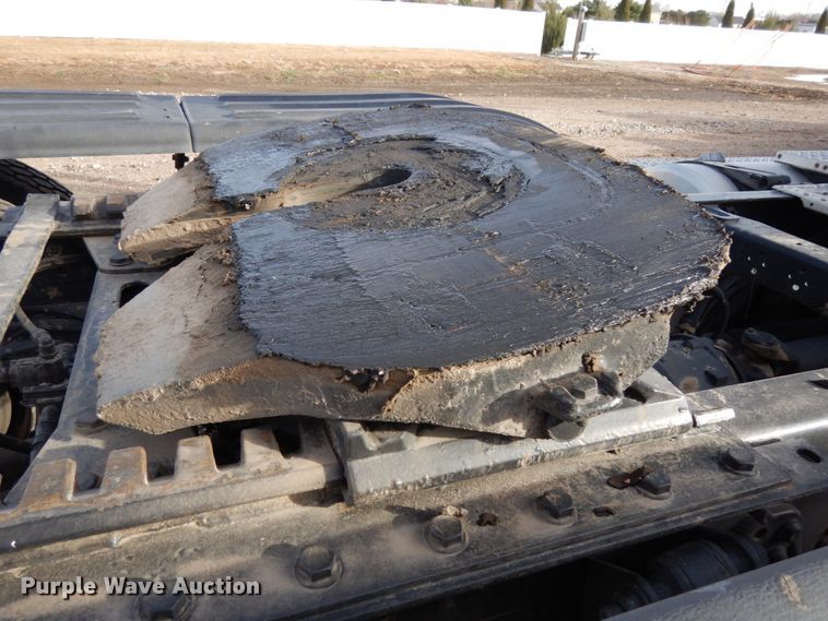 image for item DJ5818 2012 Freightliner Cascadia 125  semi truck