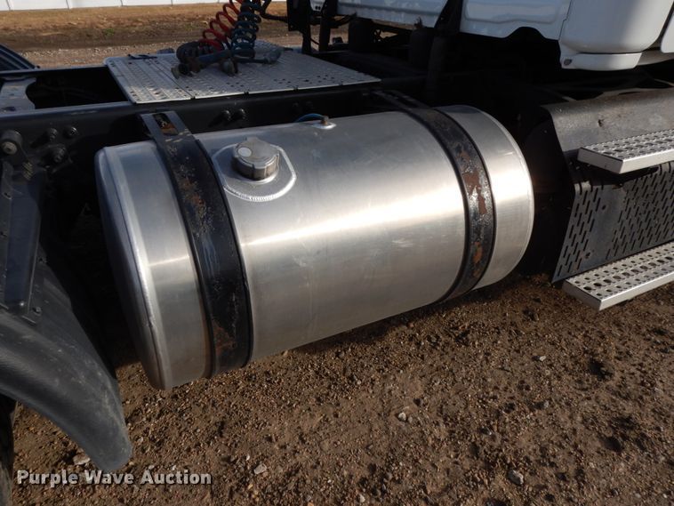 image for item DJ5818 2012 Freightliner Cascadia 125  semi truck