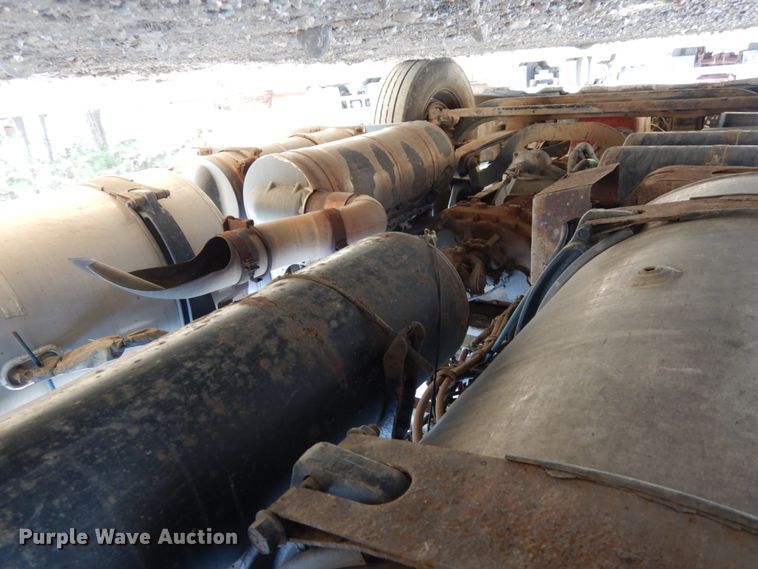 image for item DJ5818 2012 Freightliner Cascadia 125  semi truck