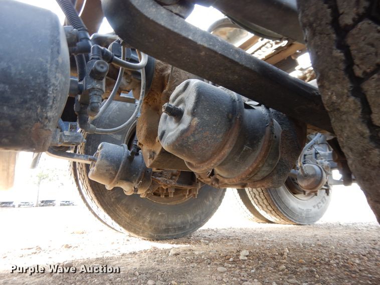 image for item DJ5818 2012 Freightliner Cascadia 125  semi truck