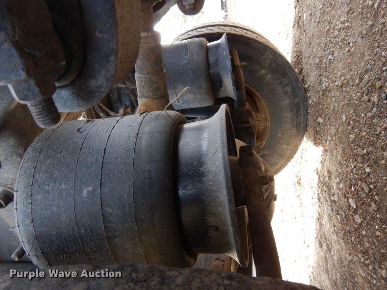 image for item DJ5818 2012 Freightliner Cascadia 125  semi truck