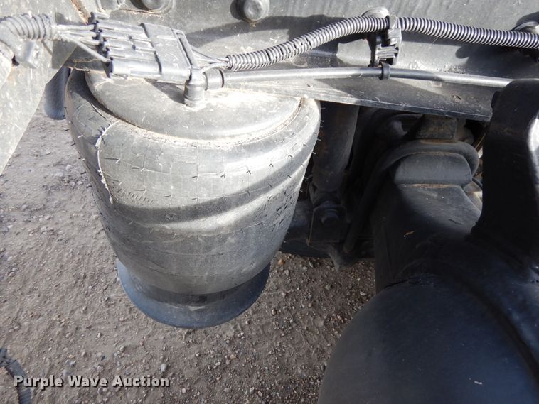 image for item DJ5818 2012 Freightliner Cascadia 125  semi truck