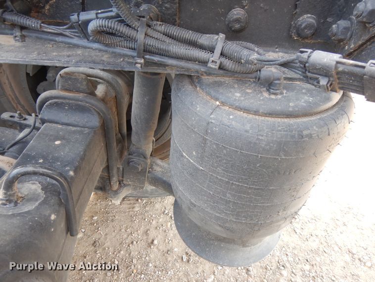 image for item DJ5818 2012 Freightliner Cascadia 125  semi truck