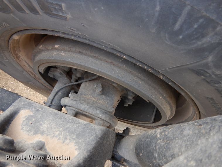 image for item DJ5818 2012 Freightliner Cascadia 125  semi truck