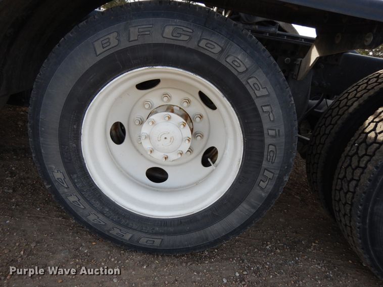 image for item DJ5818 2012 Freightliner Cascadia 125  semi truck