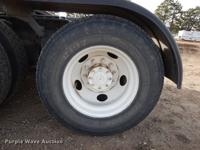 image for item DJ5818 2012 Freightliner Cascadia 125  semi truck