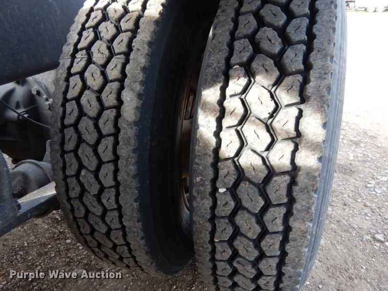 image for item DJ5818 2012 Freightliner Cascadia 125  semi truck