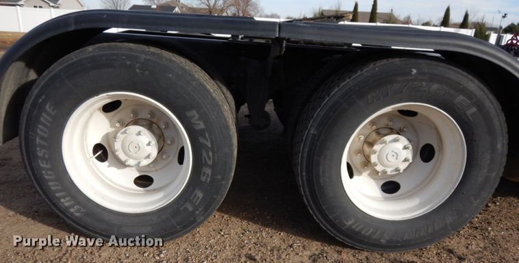 image for item DJ5818 2012 Freightliner Cascadia 125  semi truck