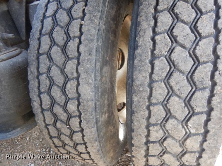 image for item DJ5818 2012 Freightliner Cascadia 125  semi truck