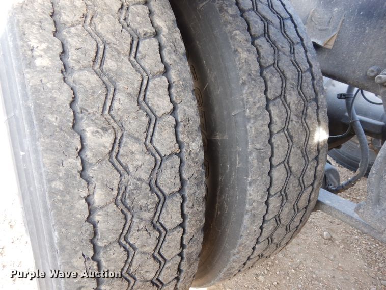 image for item DJ5818 2012 Freightliner Cascadia 125  semi truck