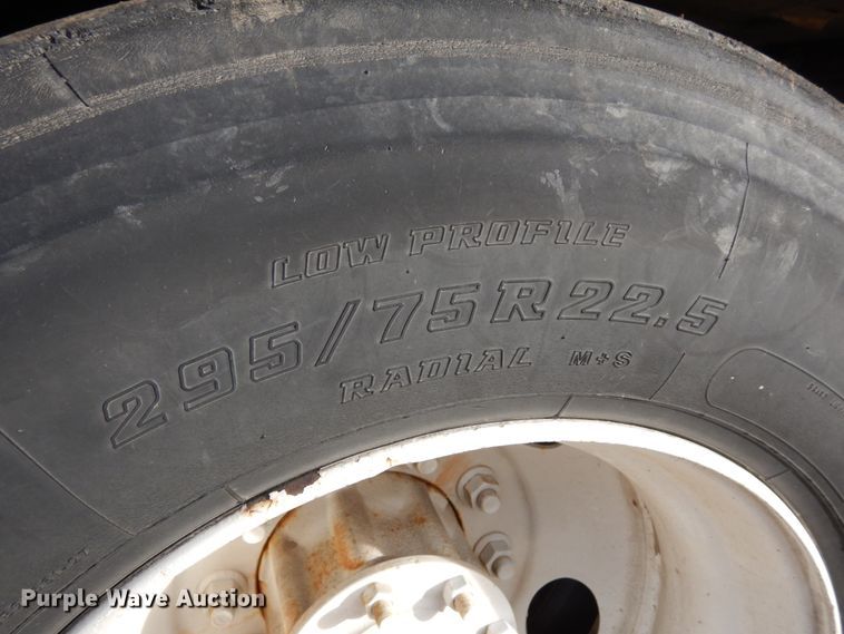 image for item DJ5818 2012 Freightliner Cascadia 125  semi truck