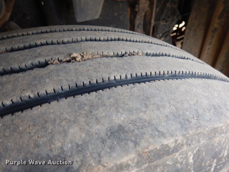 image for item DJ5818 2012 Freightliner Cascadia 125  semi truck