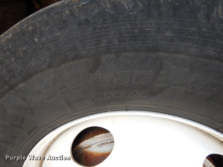 image for item DJ5818 2012 Freightliner Cascadia 125  semi truck