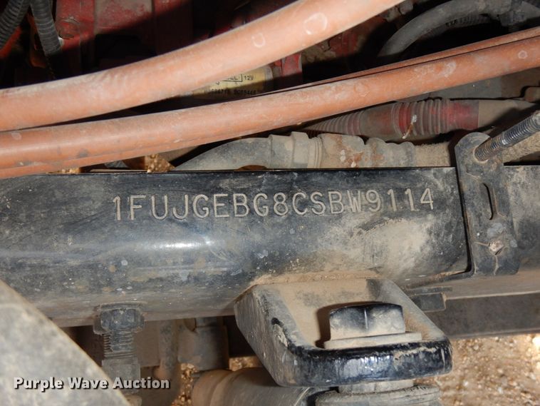 image for item DJ5818 2012 Freightliner Cascadia 125  semi truck