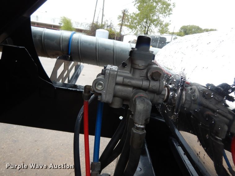 image for item DJ6666 2018 Nexa TP pneumatic dry bulk trailer