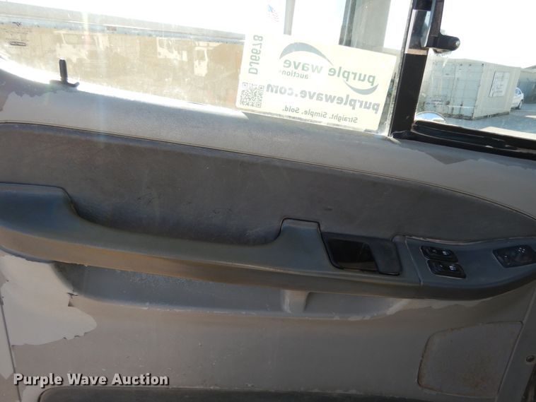 image for item DJ6678 2007 Freightliner Columbia  semi truck