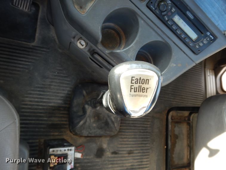 image for item DJ6678 2007 Freightliner Columbia  semi truck