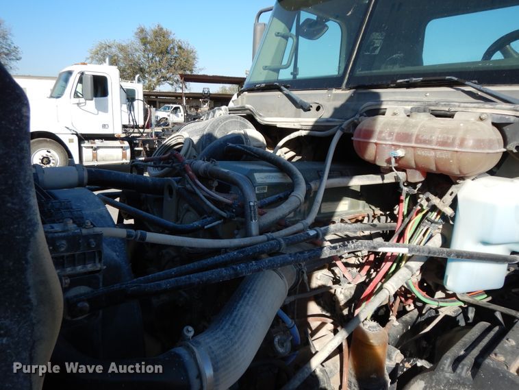 image for item DJ6678 2007 Freightliner Columbia  semi truck