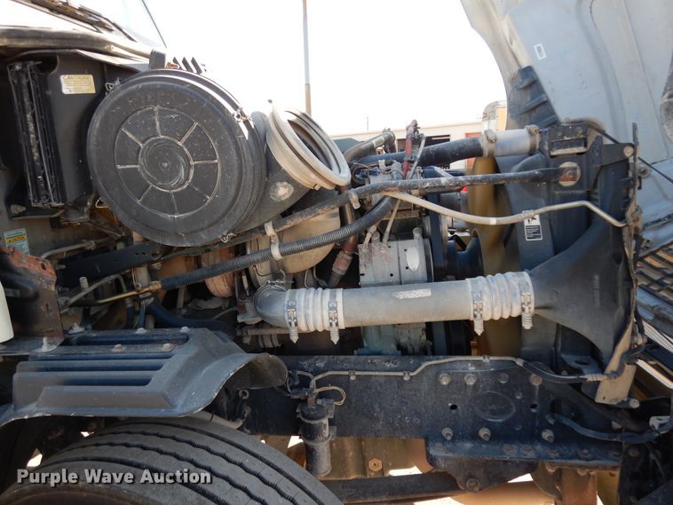 image for item DJ6678 2007 Freightliner Columbia  semi truck