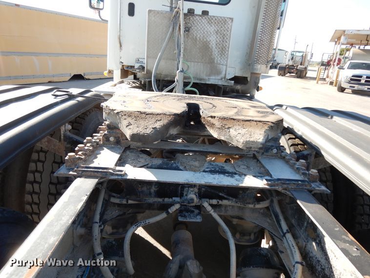 image for item DJ6678 2007 Freightliner Columbia  semi truck