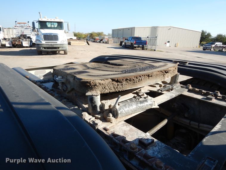 image for item DJ6678 2007 Freightliner Columbia  semi truck