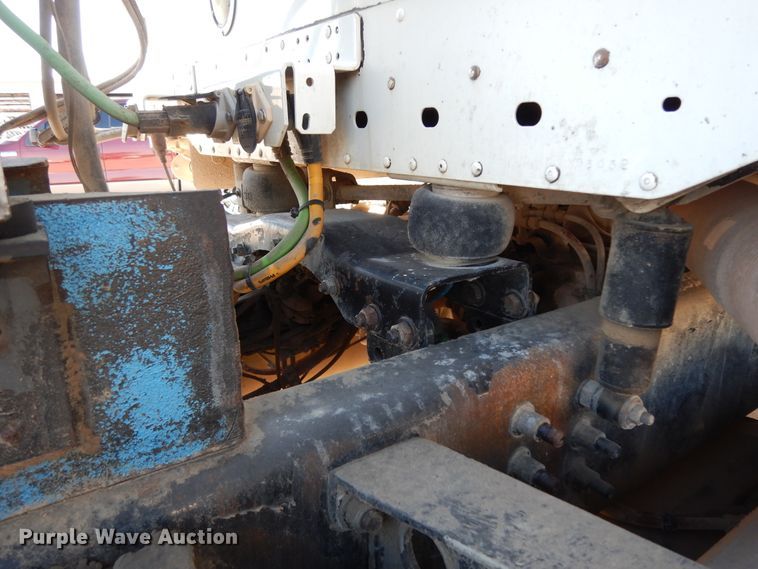 image for item DJ6678 2007 Freightliner Columbia  semi truck