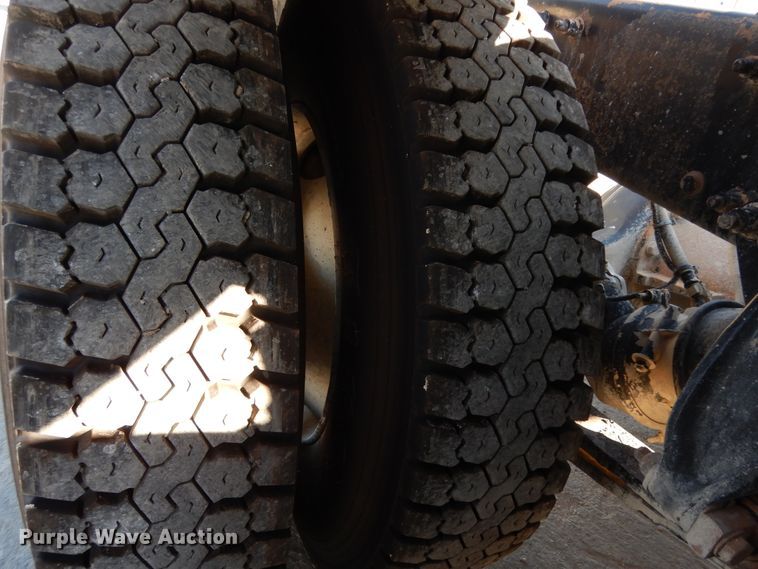 image for item DJ6678 2007 Freightliner Columbia  semi truck