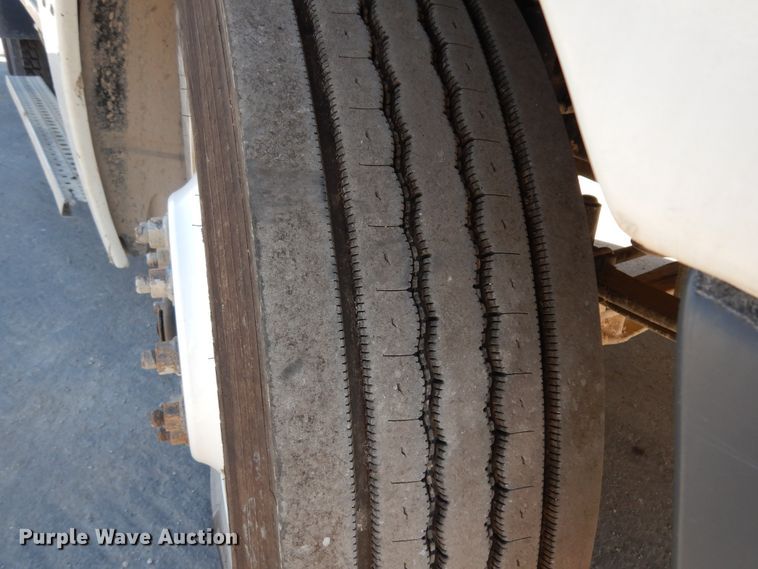 image for item DJ6678 2007 Freightliner Columbia  semi truck