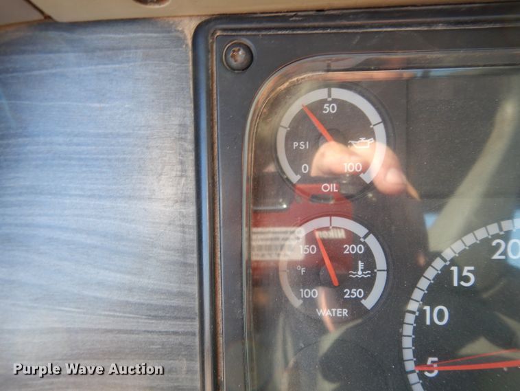 image for item DJ6679 2006 Freightliner Columbia  semi truck