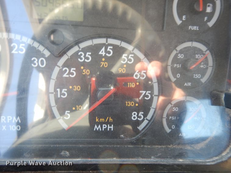 image for item DJ6679 2006 Freightliner Columbia  semi truck