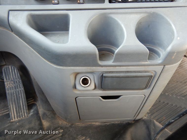 image for item DJ6679 2006 Freightliner Columbia  semi truck