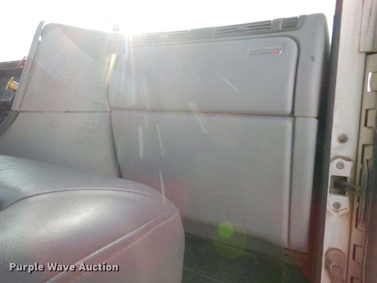 image for item DJ6679 2006 Freightliner Columbia  semi truck