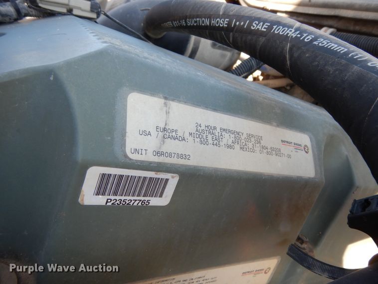 image for item DJ6679 2006 Freightliner Columbia  semi truck