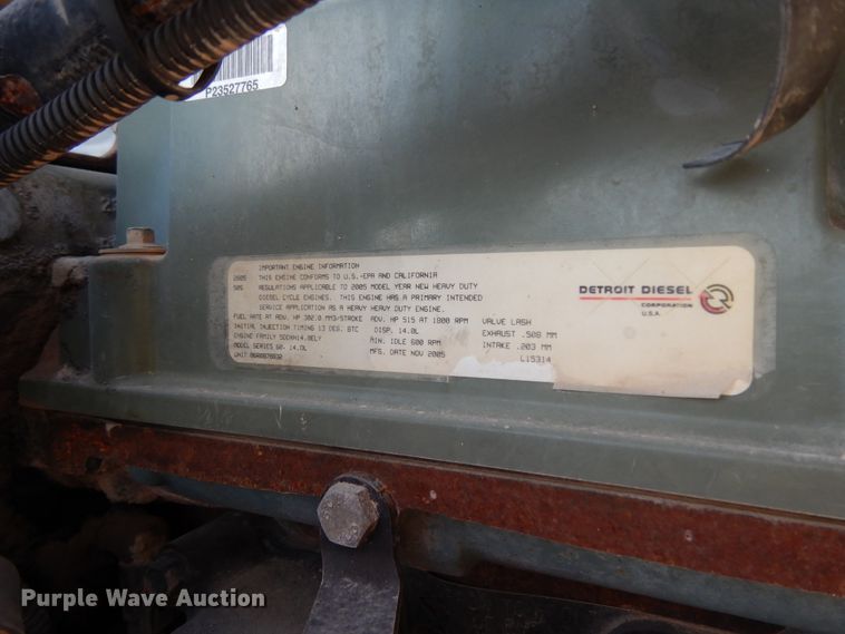 image for item DJ6679 2006 Freightliner Columbia  semi truck