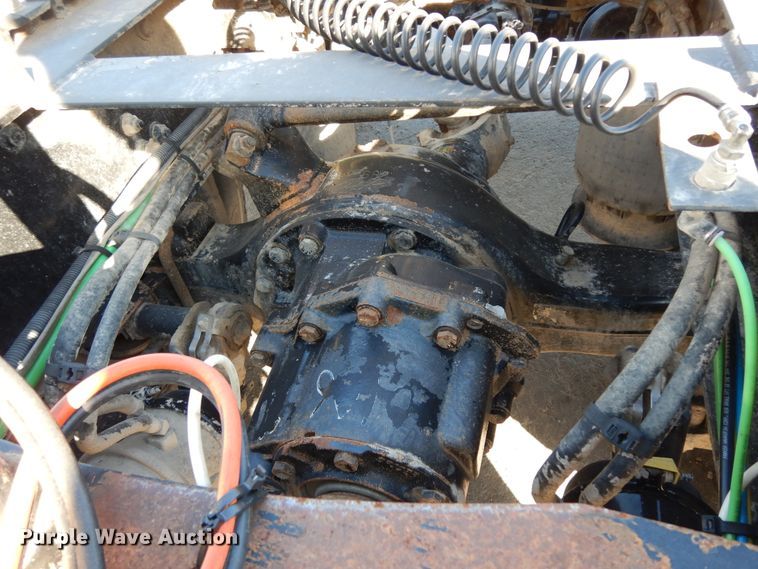 image for item DJ6679 2006 Freightliner Columbia  semi truck