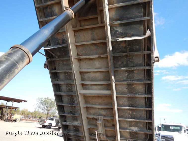 image for item DJ6680 2007 Freightliner Business Class M2  dump truck