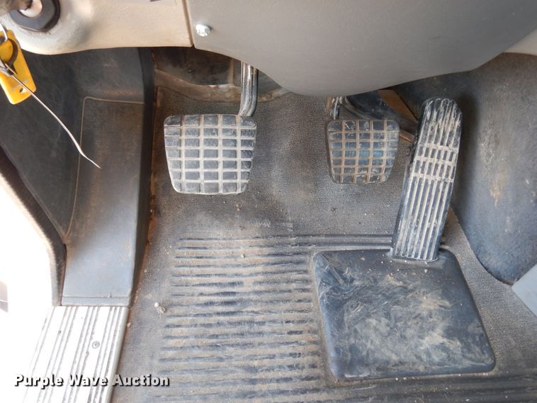 image for item DJ6681 2006 Freightliner Columbia  semi truck