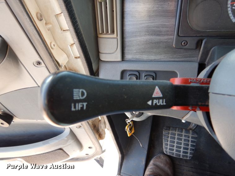 image for item DJ6681 2006 Freightliner Columbia  semi truck