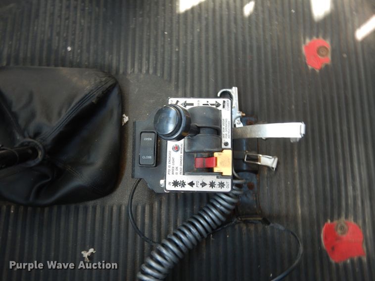 image for item DJ6681 2006 Freightliner Columbia  semi truck