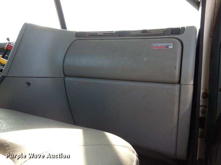 image for item DJ6681 2006 Freightliner Columbia  semi truck