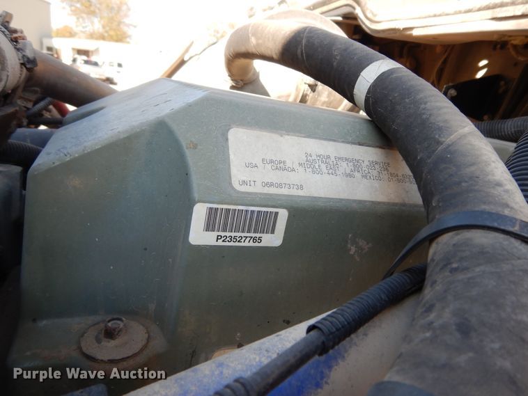 image for item DJ6681 2006 Freightliner Columbia  semi truck