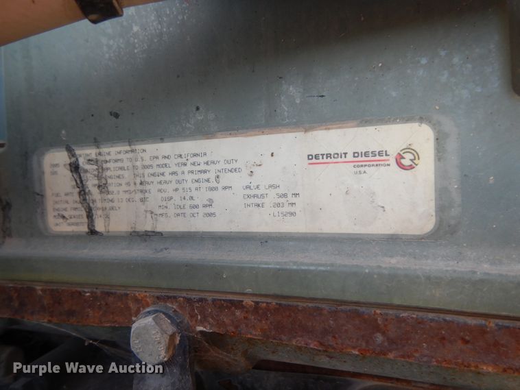 image for item DJ6681 2006 Freightliner Columbia  semi truck