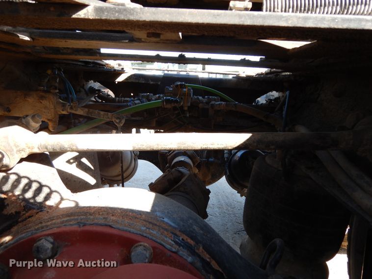 image for item DJ6681 2006 Freightliner Columbia  semi truck