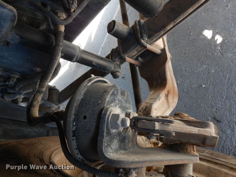 image for item DJ6681 2006 Freightliner Columbia  semi truck