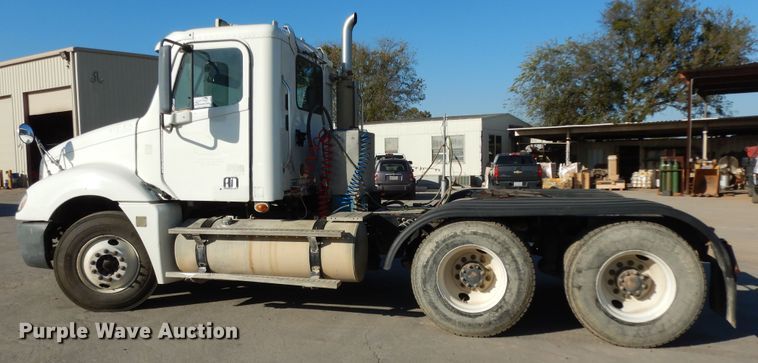 image for item DJ6682 2007 Freightliner Columbia  semi truck