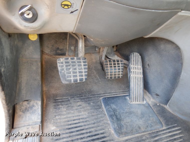 image for item DJ6682 2007 Freightliner Columbia  semi truck