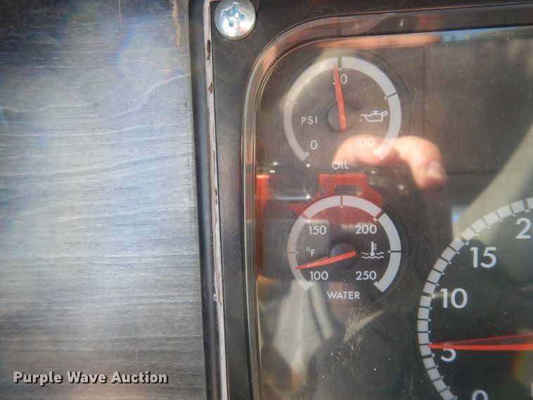 image for item DJ6682 2007 Freightliner Columbia  semi truck